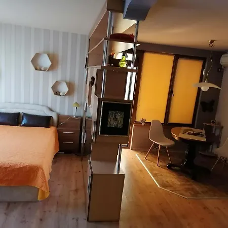 Lazur- Neben Meeresgarten Apartment Burgas City